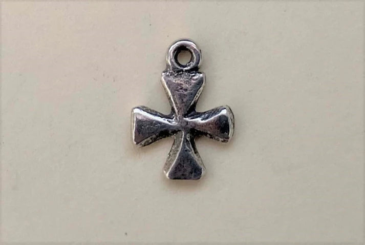 5/8" Tiny Templar Maltese Cross Necklace Pendant Antique Vintage Model CR028