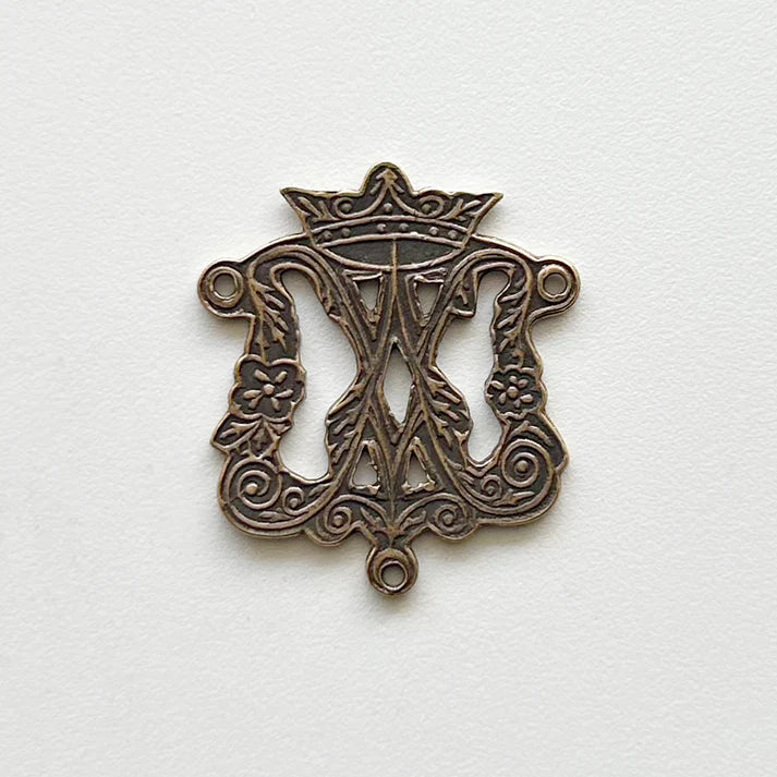 1 1/4" Auspice Maria Antique Rosary Center Model CE1107