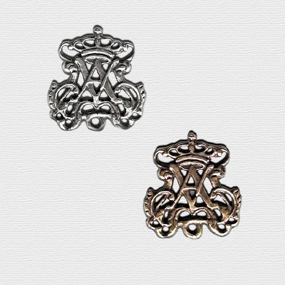 1 1/4" Auspice Maria Antique Rosary Center Model CE552