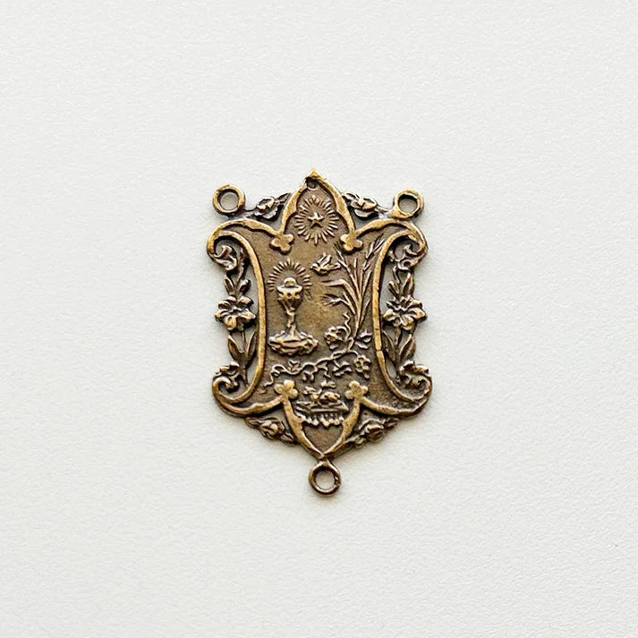 1 1/16" First Communion Antique Rosary Center Model CE646