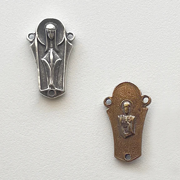 3/4" Gothic Antique Rosary Center Model CE695