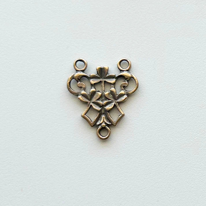 3/4" Irish Shamrock Antique Rosary Center Model CE910