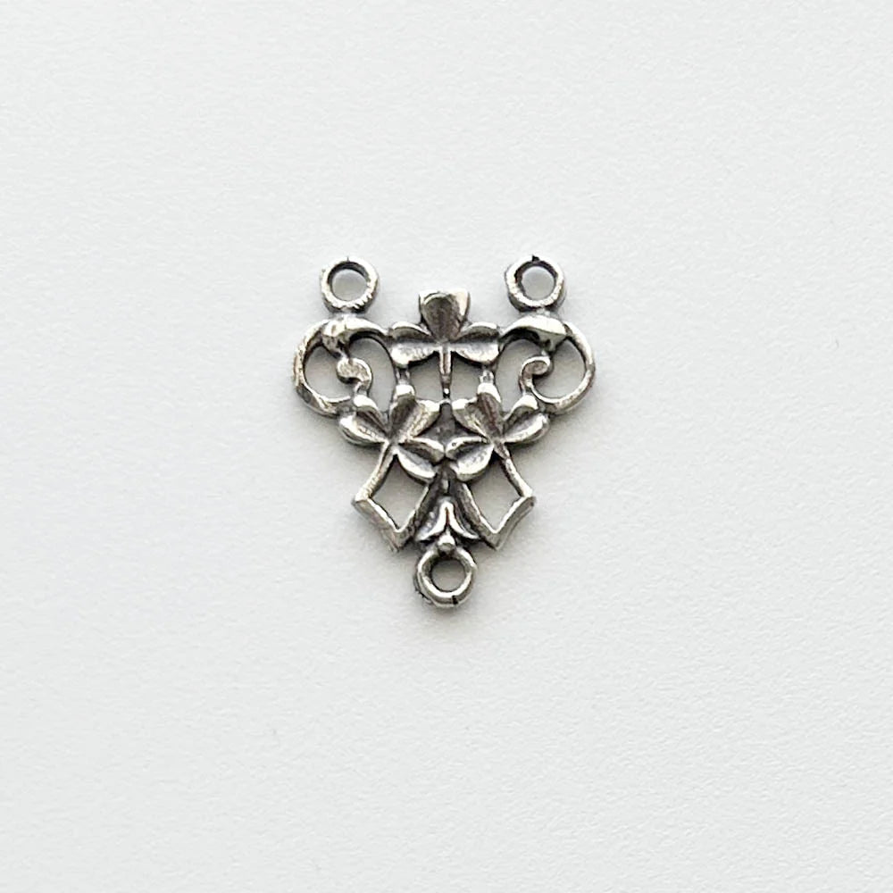 3/4" Irish Shamrock Antique Rosary Center Model CE910