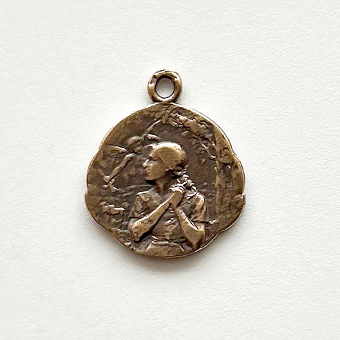 3/4" Joan of Arc Stake Medal - Antique Model ME1069