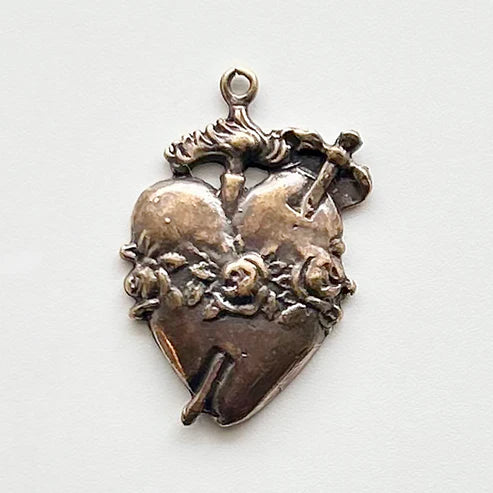 1 1/2" Pierced Heart with Roses Medal - Antique Model ME1119