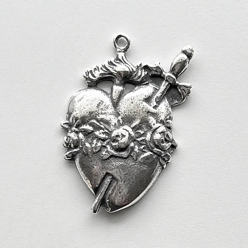 1 1/2" Pierced Heart with Roses Medal - Antique Model ME1119