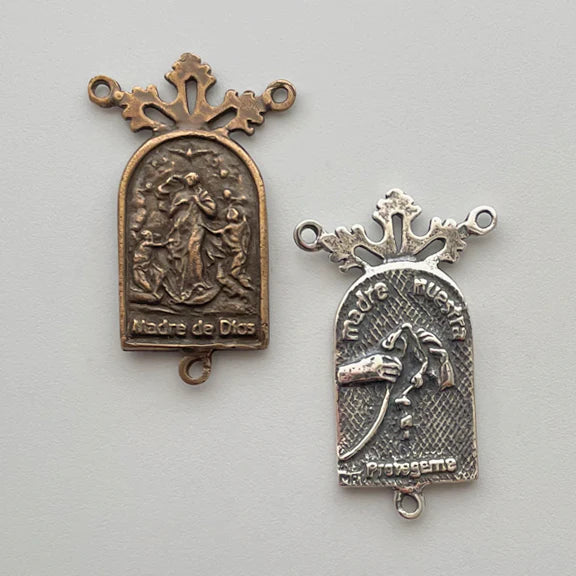 1 1/2" Untier of Knots Antique Rosary Center Model CE1249
