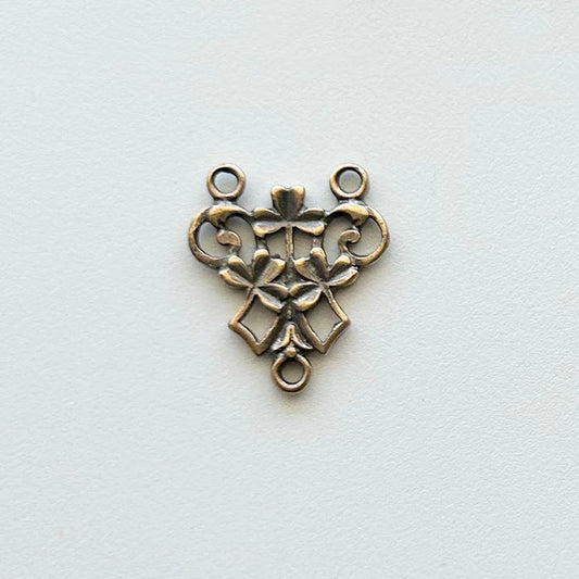 3/4" Irish Shamrock Antique Rosary Center Model CE910